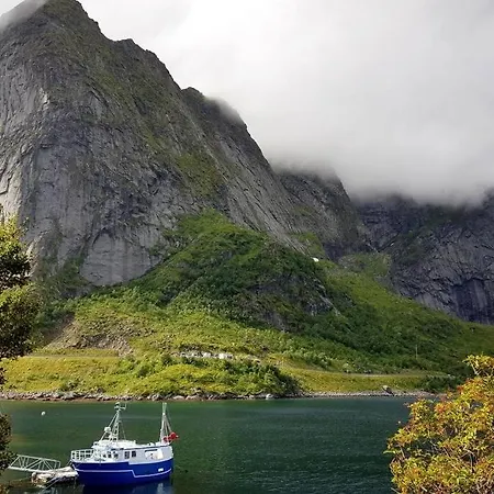 Cozy House By The Fjord In The Heart Of Lofoten Reine Exterior photo